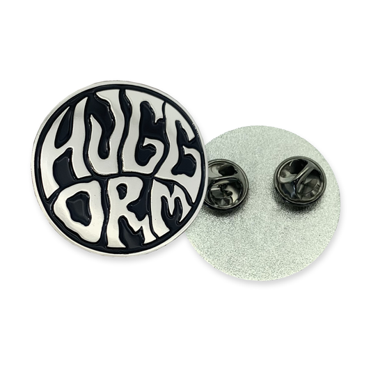 HUGGORM - METALLPIN, LOGO